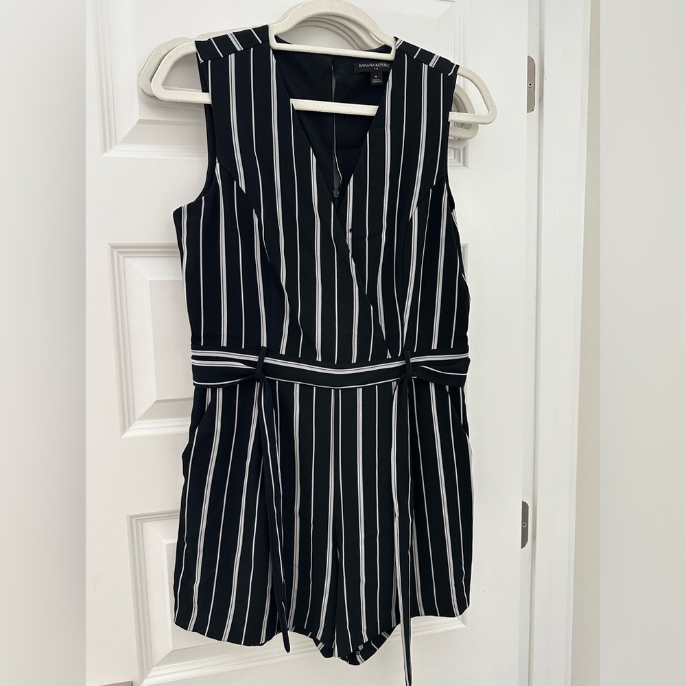 Banana Republic Factory Romper Size 6